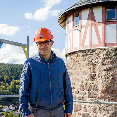 Umfassende Sanierung der Ruine Hallenburg seit 2020